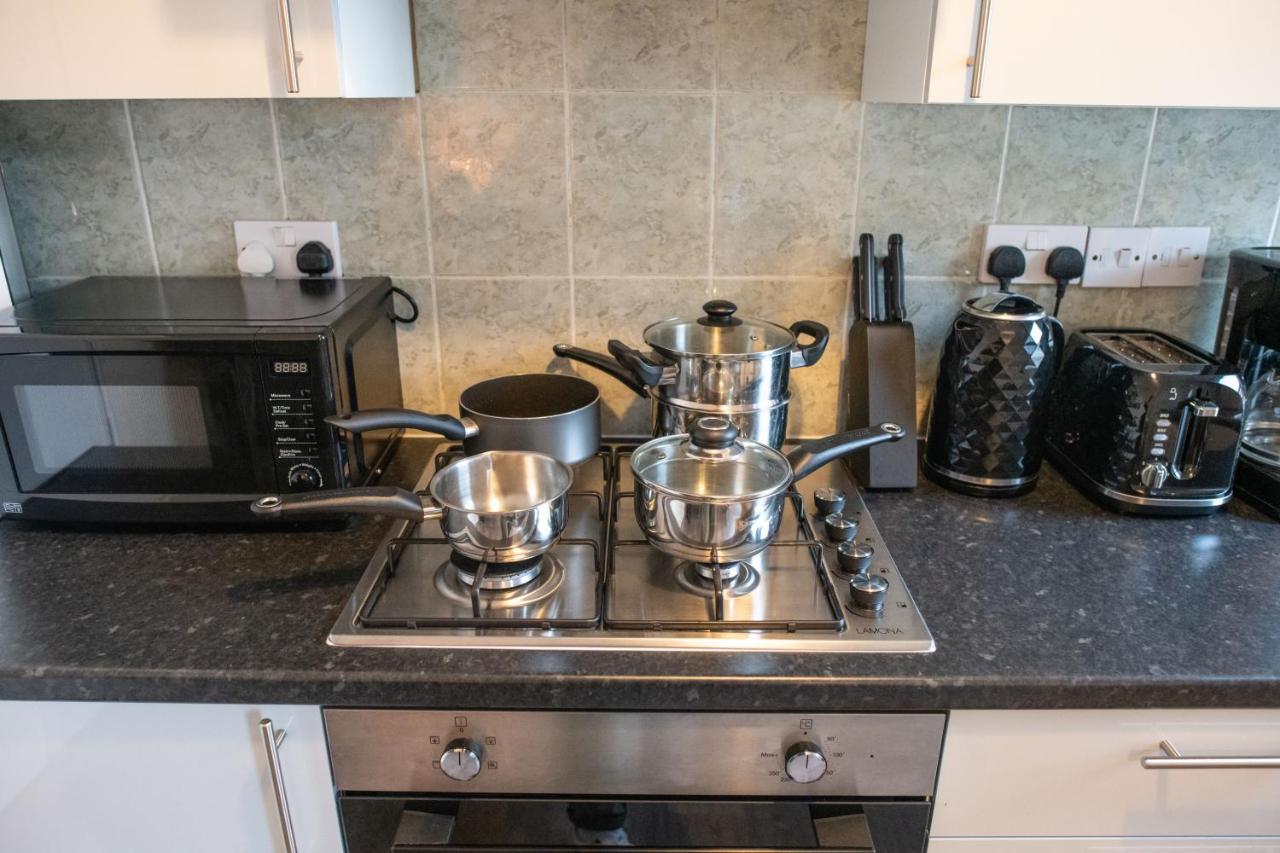 4 Bedroom Flat With High Speed Wi-Fi In North Acton, Ealing, West Λονδίνο Εξωτερικό φωτογραφία