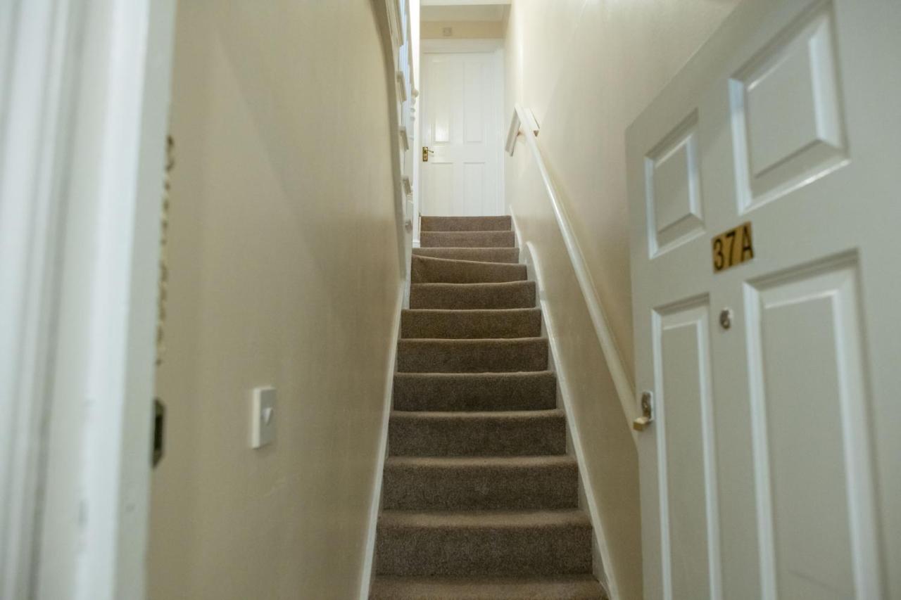 4 Bedroom Flat With High Speed Wi-Fi In North Acton, Ealing, West Λονδίνο Εξωτερικό φωτογραφία