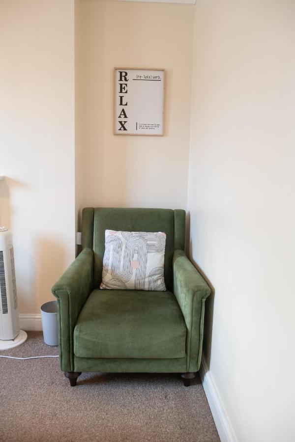 4 Bedroom Flat With High Speed Wi-Fi In North Acton, Ealing, West Λονδίνο Εξωτερικό φωτογραφία