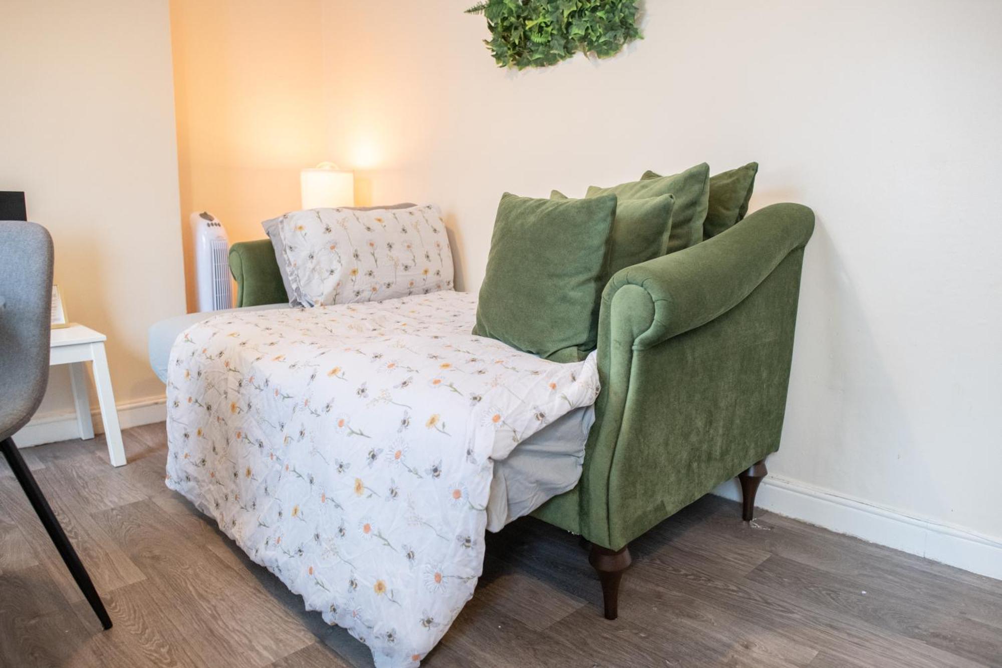 4 Bedroom Flat With High Speed Wi-Fi In North Acton, Ealing, West Λονδίνο Εξωτερικό φωτογραφία