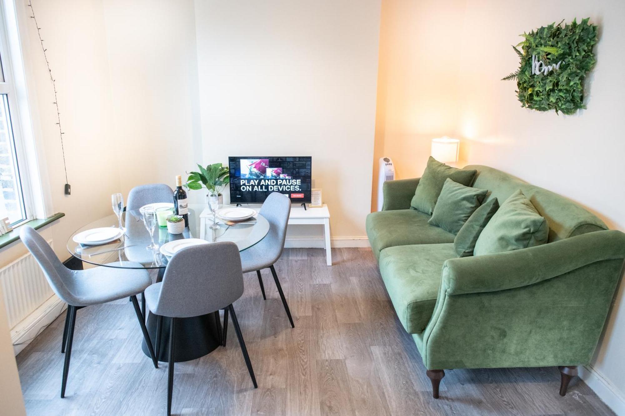 4 Bedroom Flat With High Speed Wi-Fi In North Acton, Ealing, West Λονδίνο Εξωτερικό φωτογραφία