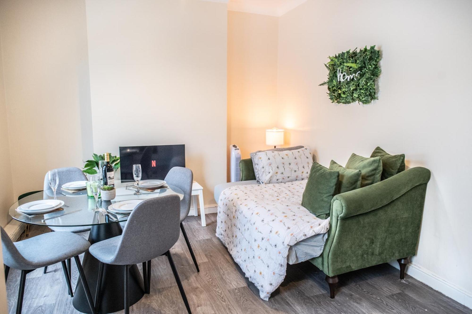 4 Bedroom Flat With High Speed Wi-Fi In North Acton, Ealing, West Λονδίνο Εξωτερικό φωτογραφία